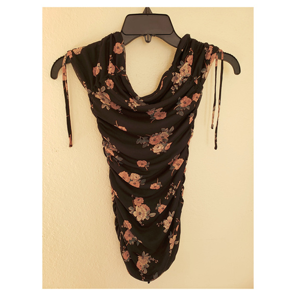 EXPRESS Off The Shoulder Top Black Floral Blouse - Picture 4 of 4